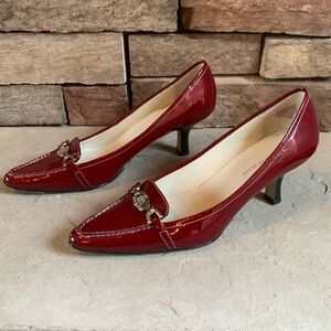Anne Klein sz 7.5 red patten leather pointed toe kitten heels, real leather